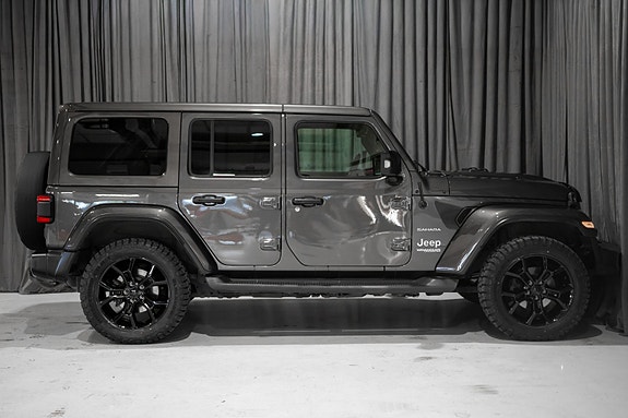 Jeep Wrangler 4 of 5