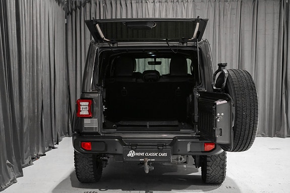 Jeep Wrangler 19 of 30
