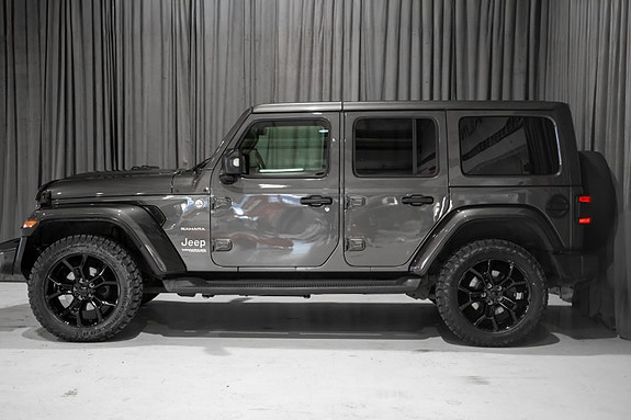 Jeep Wrangler 3 of 5