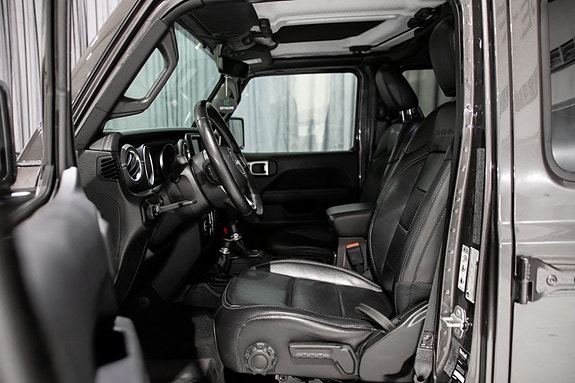 Jeep Wrangler 27 of 30