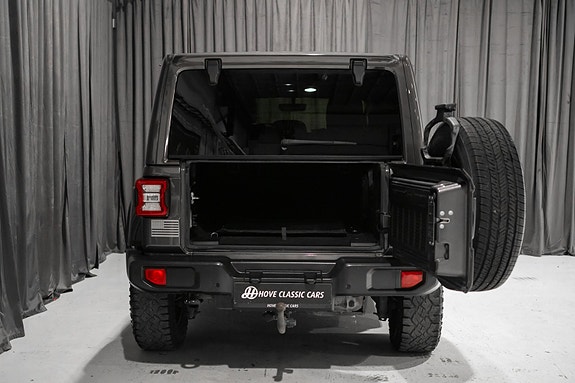 Jeep Wrangler 18 of 30