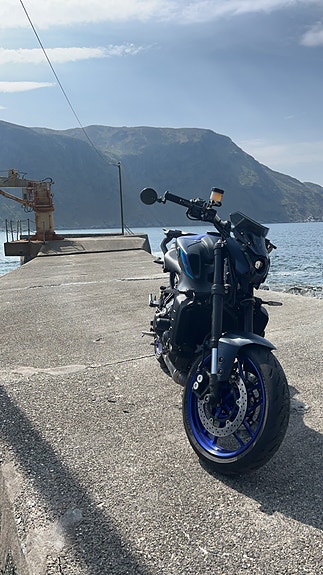 Yamaha MT-09 2 of 8