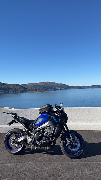 Yamaha MT-09 3 of 8