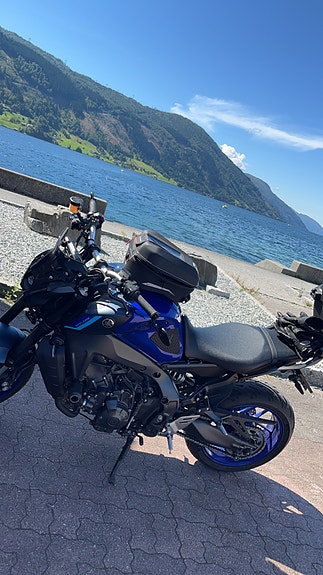 Yamaha MT-09 5 of 8