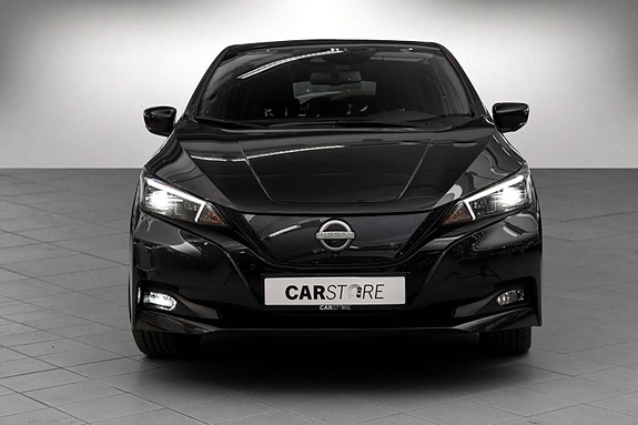 Nissan Leaf 3 of 5