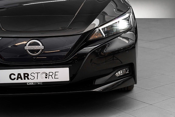 Nissan Leaf 4 of 5