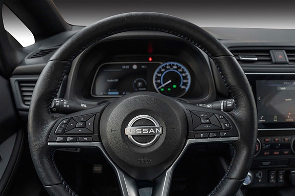Nissan Leaf 10 of 22