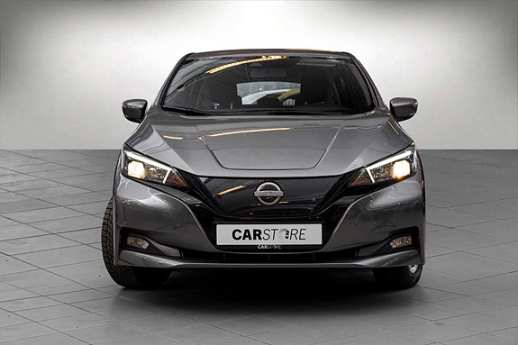Nissan Leaf 3 of 5