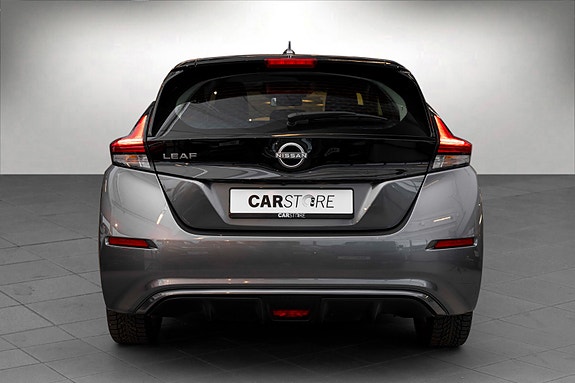 Nissan Leaf 7 of 22