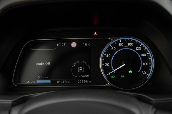 Nissan Leaf 9 of 22