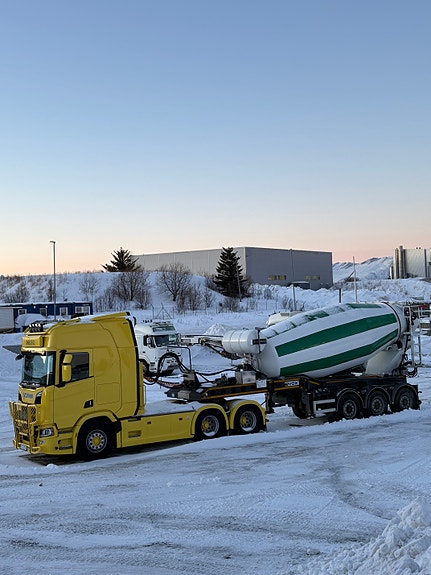 Ny trekkvogn og betongsemi