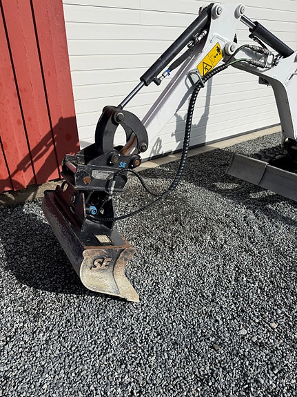 Bobcat E10z 2 of 5