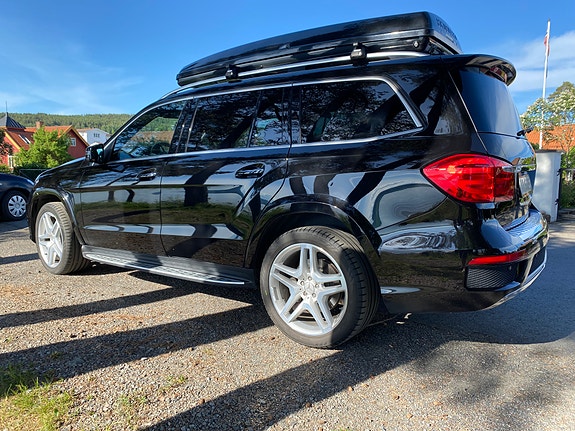 Mercedes-Benz GL350 4 of 5