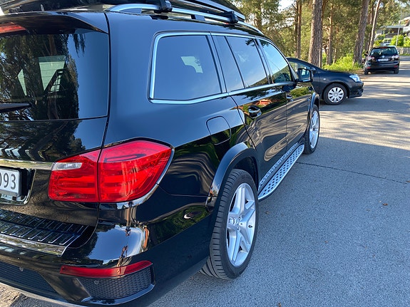 Mercedes-Benz GL350 5 of 5