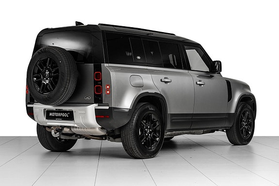 Land Rover Defender 110 2 of 30