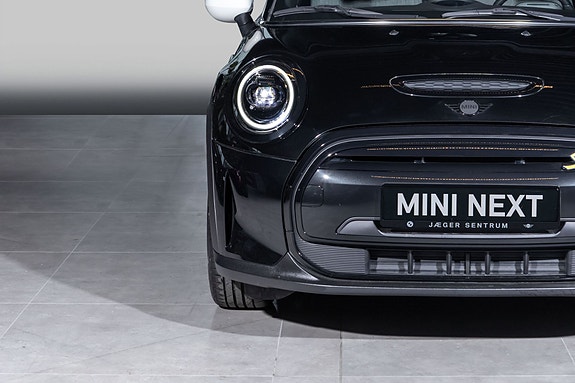 MINI Cooper SE 4 of 5