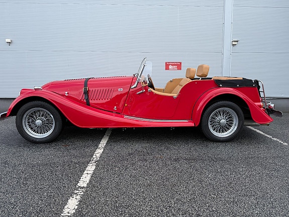 Morgan Plus 4 2 of 5