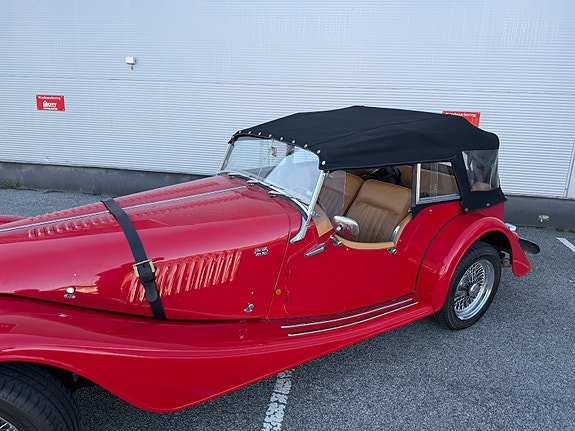 Morgan Plus 4 26 of 28