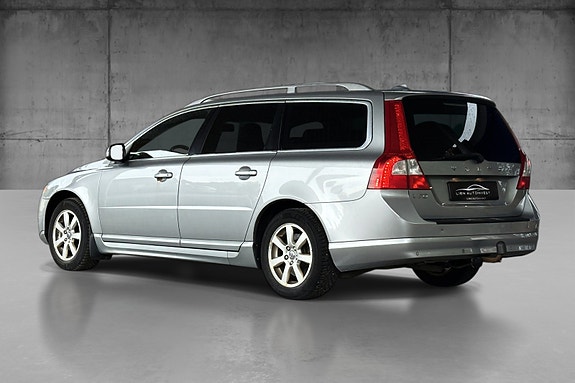 Volvo V70 4 of 5