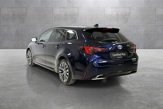 Toyota Corolla 3 of 5