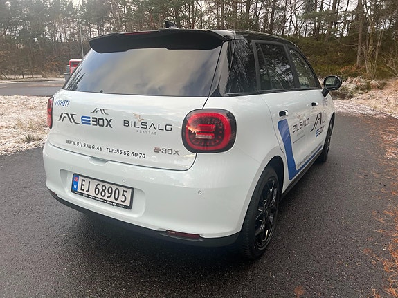 JAC E30X 4 of 5
