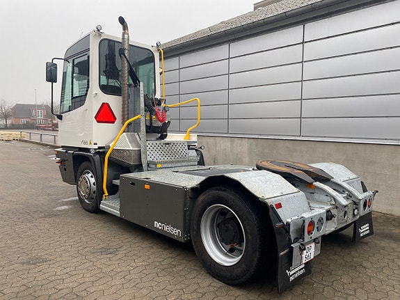 Terberg YT223 3 of 5