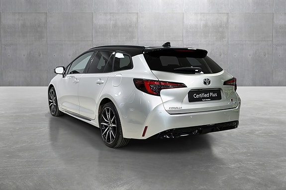 Toyota Corolla 3 of 5