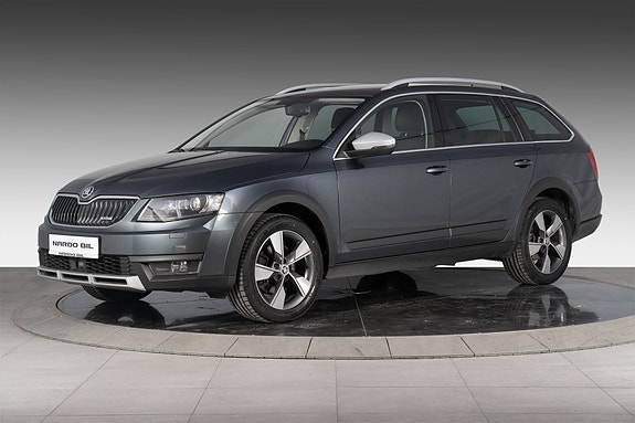 Skoda Octavia Scout 3 of 5