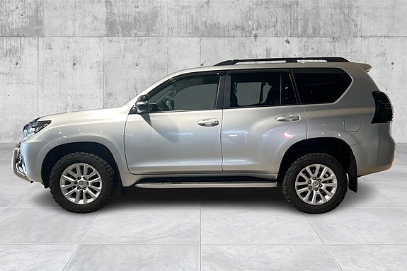 Toyota Land Cruiser 4 of 5
