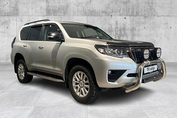 Toyota Land Cruiser 3 of 5