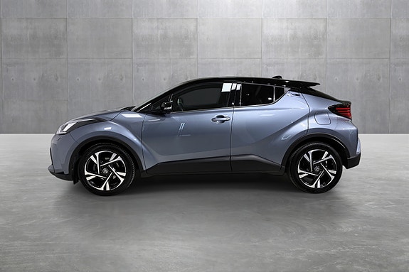 Toyota C-HR 2 of 5