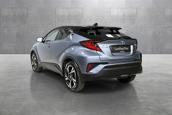 Toyota C-HR 3 of 5
