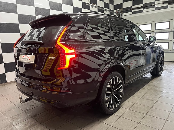 Volvo XC90 8 of 30