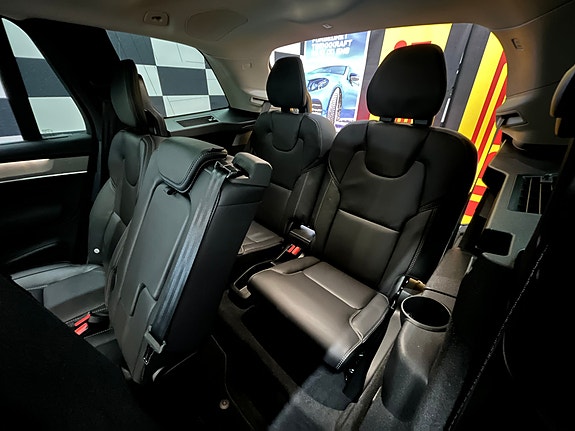 Volvo XC90 21 of 30