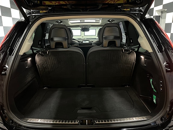 Volvo XC90 17 of 30