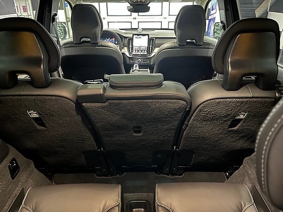 Volvo XC90 19 of 30