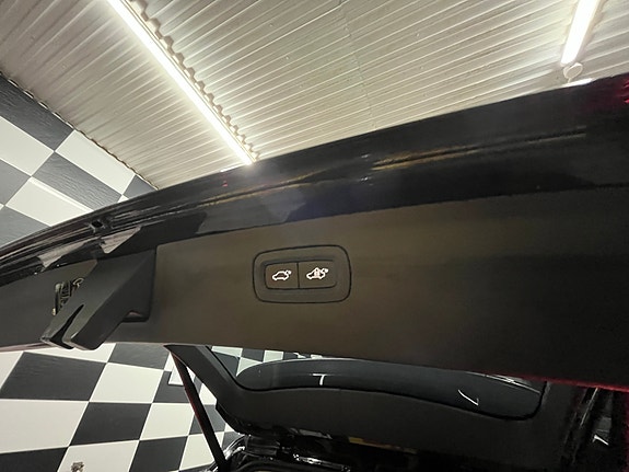 Volvo XC90 16 of 30