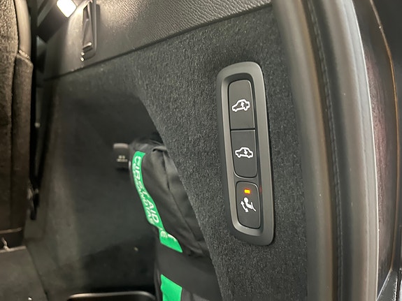 Volvo XC90 14 of 30