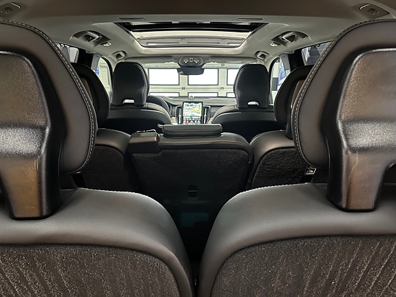Volvo XC90 18 of 30