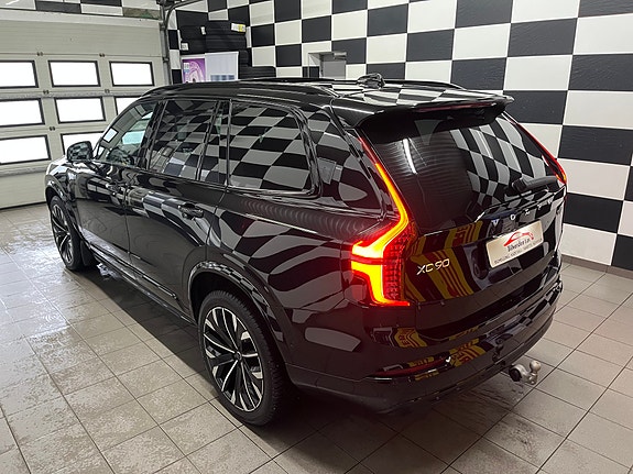 Volvo XC90 12 of 30