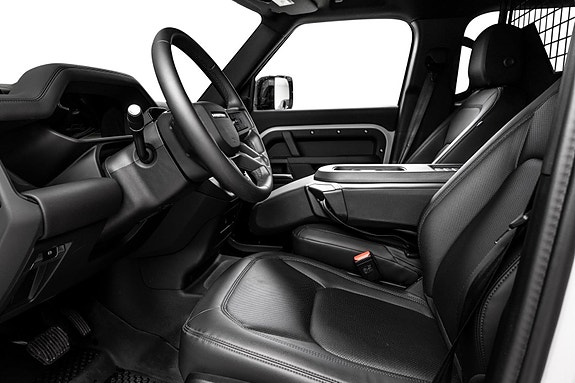 Land Rover Defender 110 6 of 30