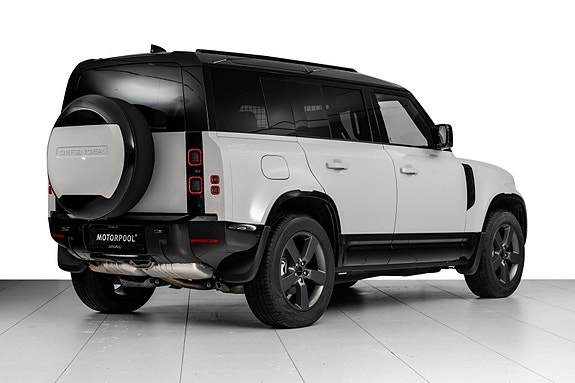 Land Rover Defender 110 3 of 30
