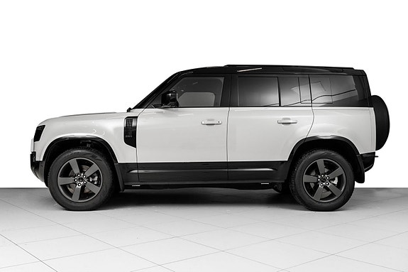 Land Rover Defender 110 2 of 30