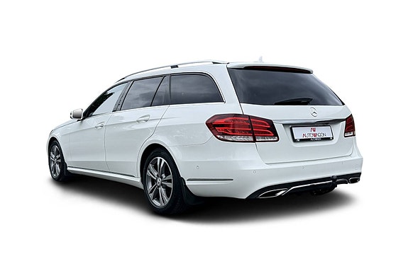Mercedes-Benz E220 3 of 5
