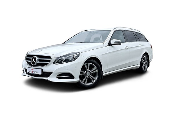 Mercedes-Benz E220 2 of 5