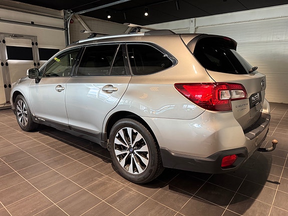 Subaru Outback 3 of 5