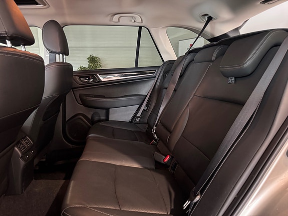 Subaru Outback 11 of 25