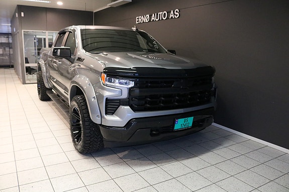 Chevrolet Silverado 4 of 5