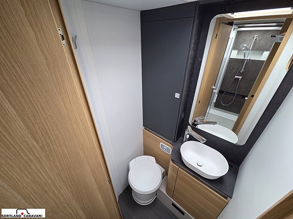 Adria MATRIX PLUS 670 SL 26 of 30