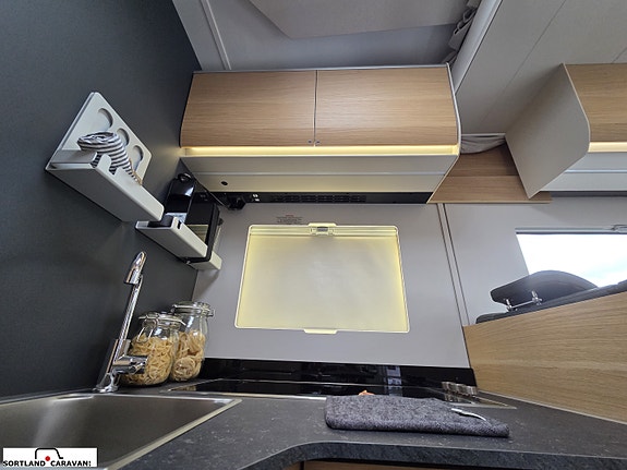 Adria MATRIX PLUS 670 SL 16 of 30